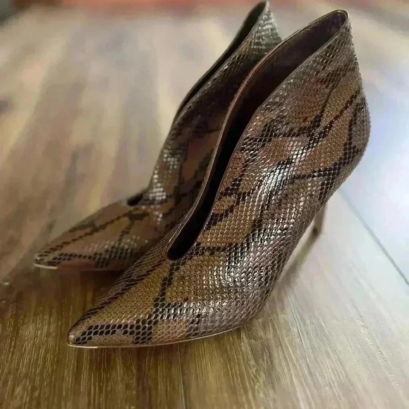 Gianvito Rossi Python Booties NWOT - Picture 11 of 12